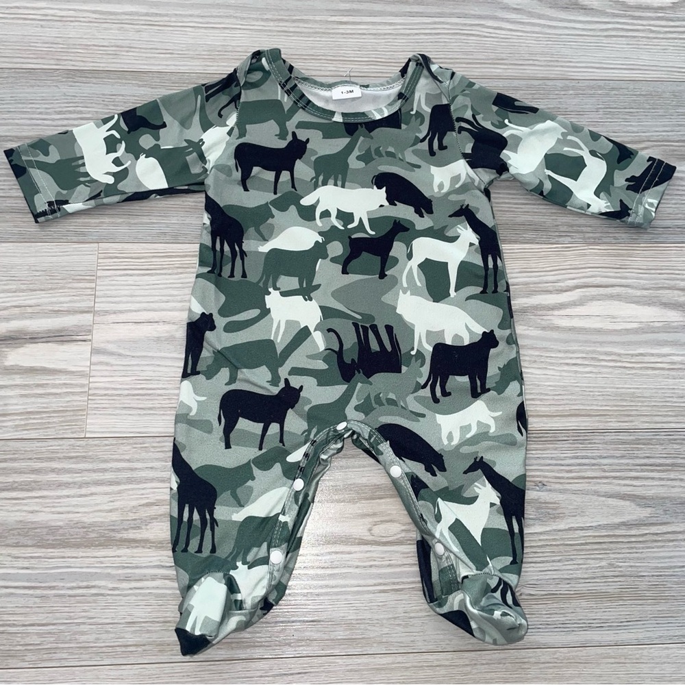 Baby Boys Green Animal Camo One-Piece 0–3 Months